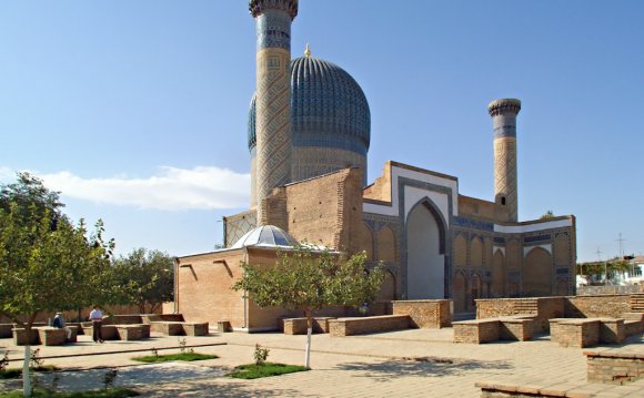 Usbekistan Travels On Its Own
